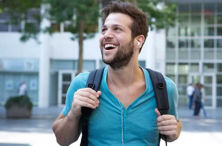 5 Erstaunliche Lieder, die du auf deinem Roadtrip haben musst