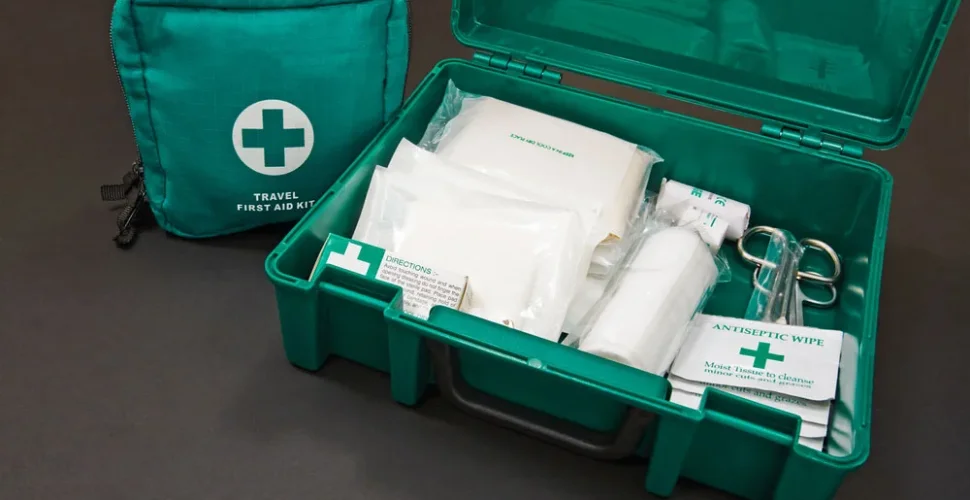 Reisen: Wie man ein professionelles Erste-Hilfe-Set packt
